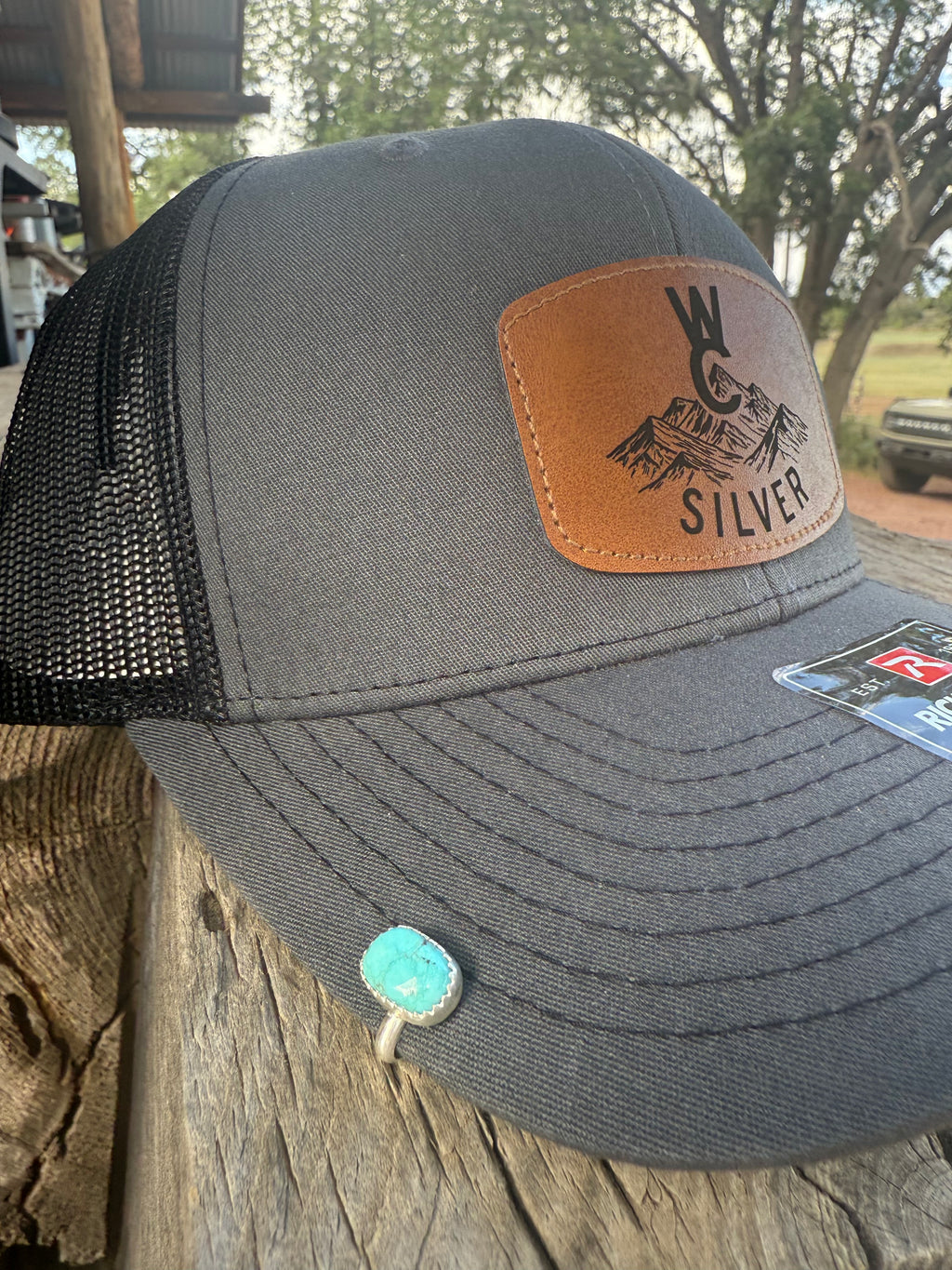 The Snowy Hat Pin